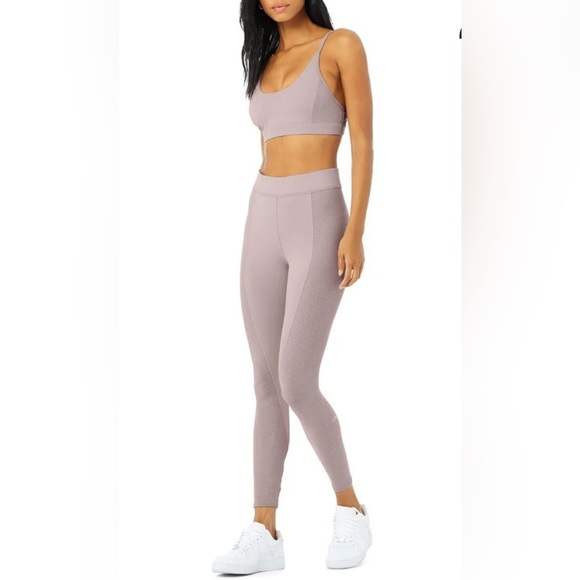 ALO Yoga Pants - Alo Yoga No Limit 7/8 High Waist Ribbed Trim Leggings Lavender‎ Dusk Size M